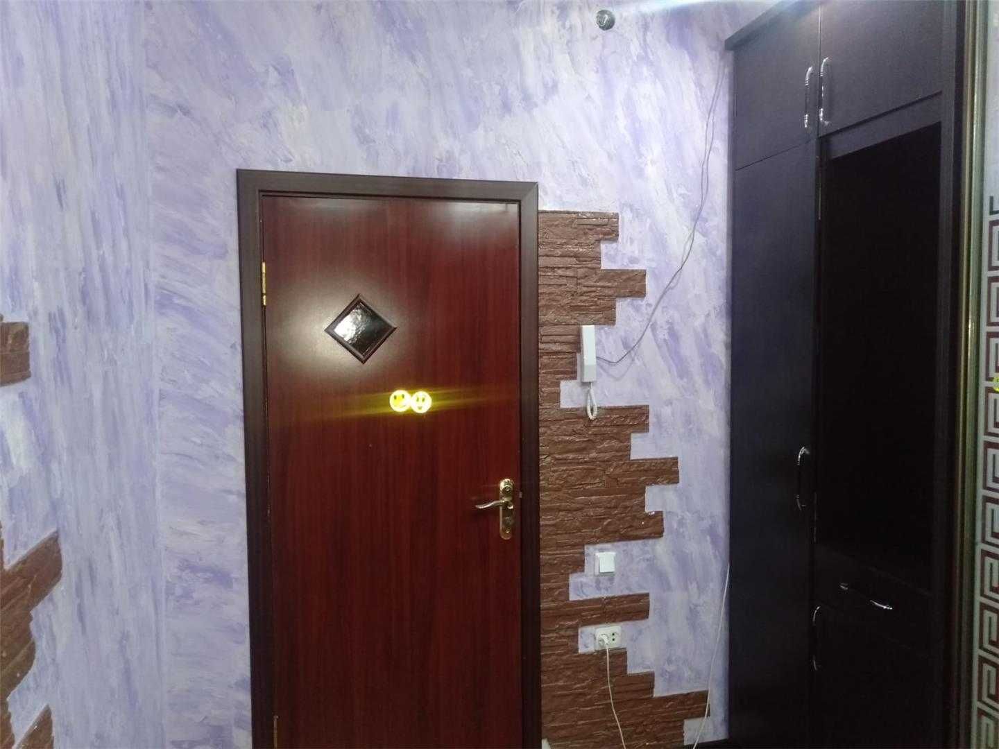 Продам просторную  2комн кв на 9мкр,