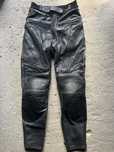 Pantaloni moto piele naturala marca Revit marimea 40