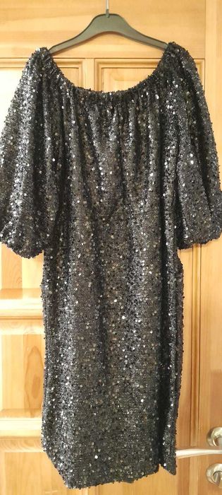 Платье чёрное блестящее