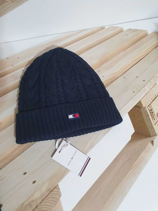Vand caciula Tommy Hilfiger originala noua