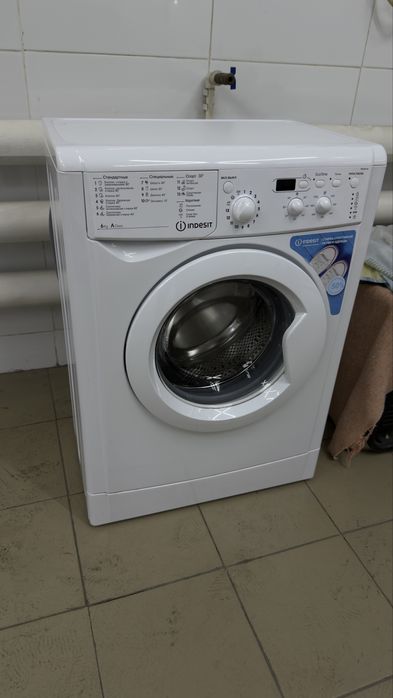 Стиральная машина Индезит новая