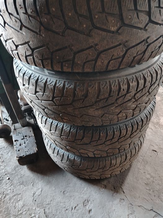 Продам зимние шины.