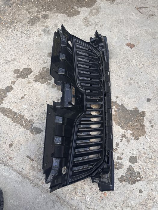 Grilă radiator skoda fabia 3.cod:6v0853653.a.