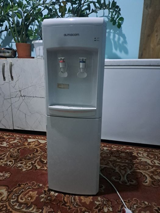 Кулер для воды Almacom