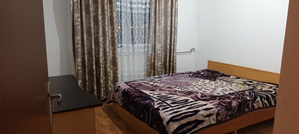 Inchiriez apartament 2 camere  mihai bravu etaj 4