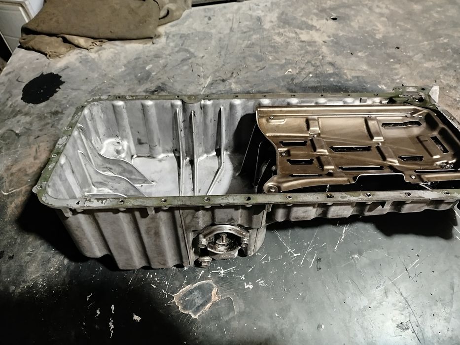 Поддон орегинал от двигателя OM 602 дизель, мерс E клас и от спринтер