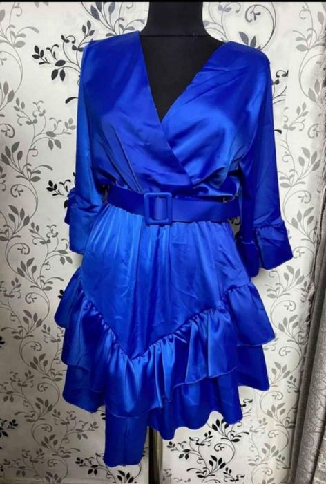 Rochie cu volănașe