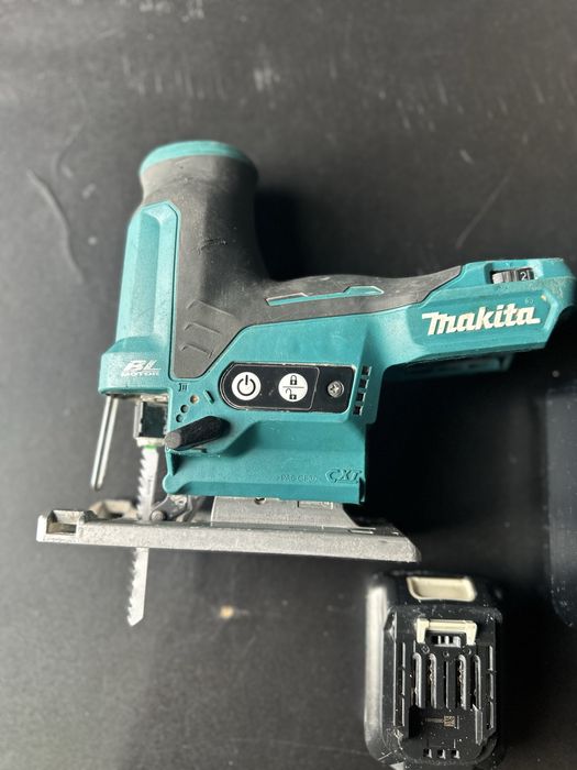 Акомулаторно зеге Makita JV102D