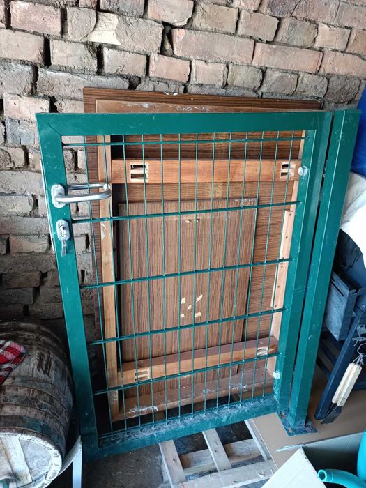 Продавам вратичка 120 м