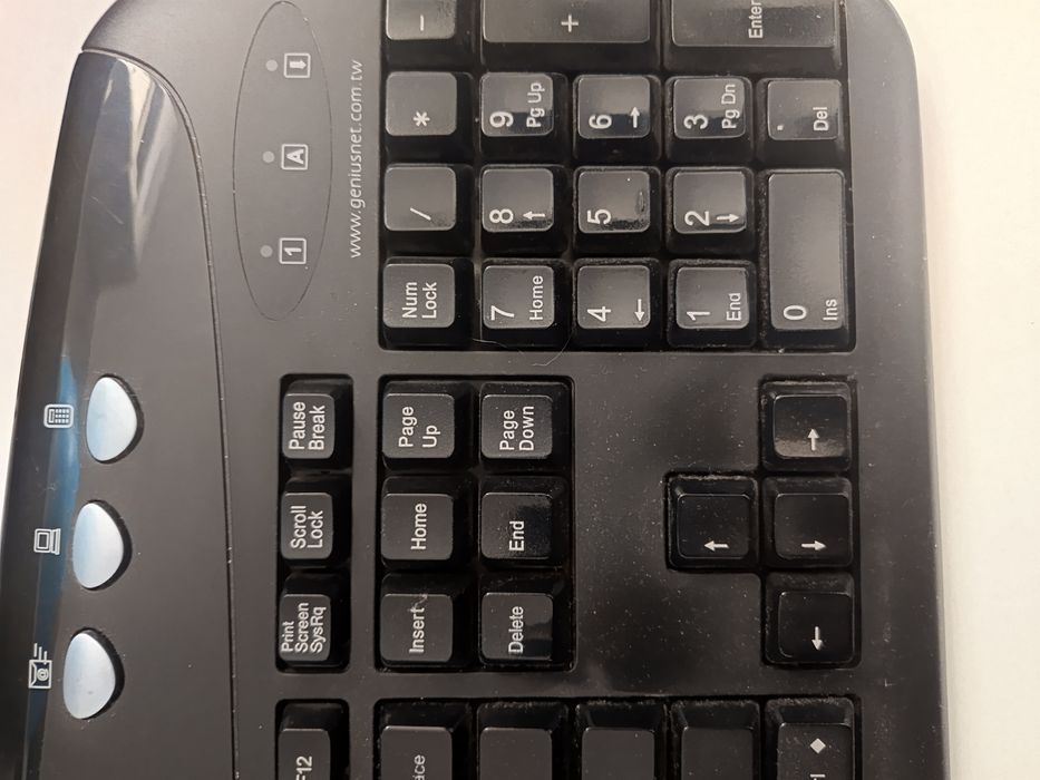 Calculator+monitor+2 tastaturi