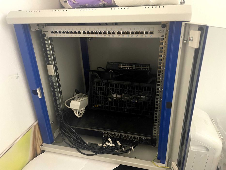 rack , swich si alte cabluri