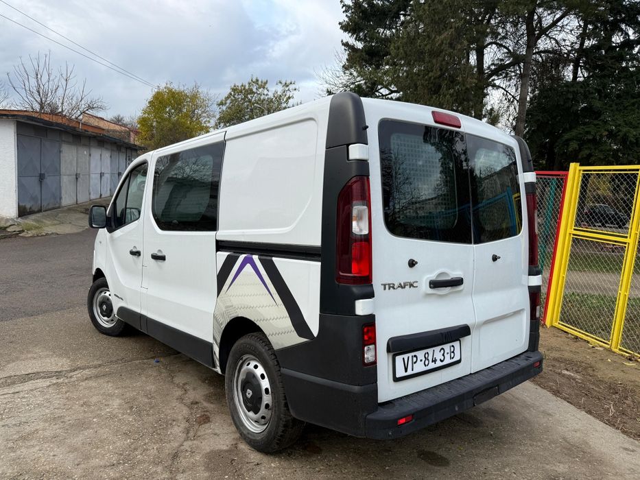 Renault Trafuc 2x usi laterale  mod  2016 diesel euro 5 clima navi.ful