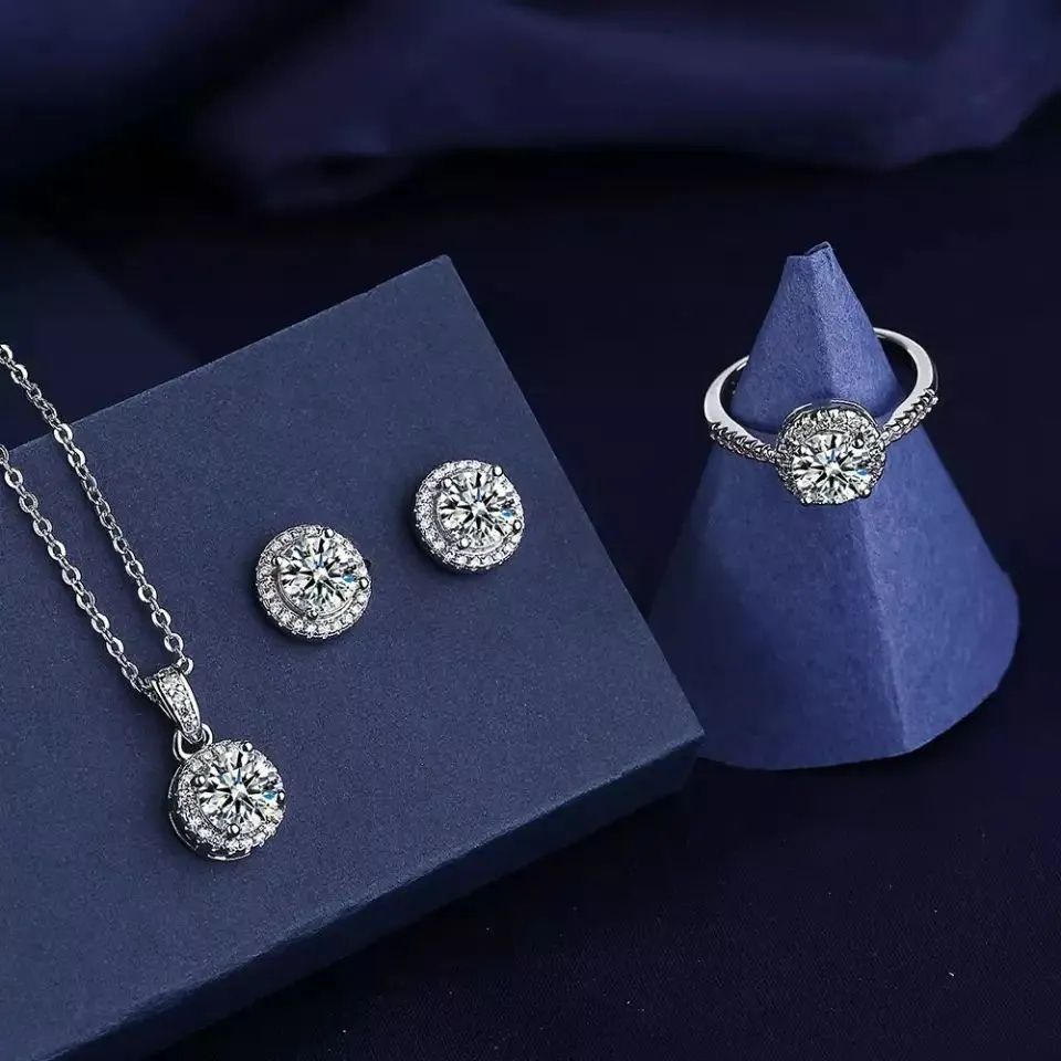 Скидка -40% серебряный комплект ювелирных украшений с муассанитом