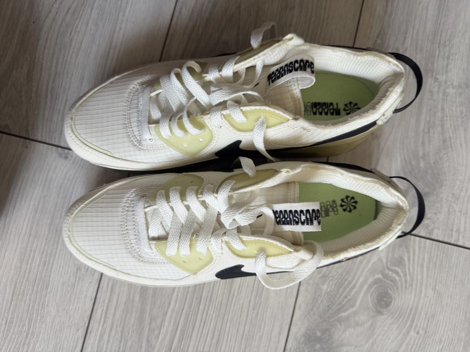 Adidasi nike teerascape nr 42.5