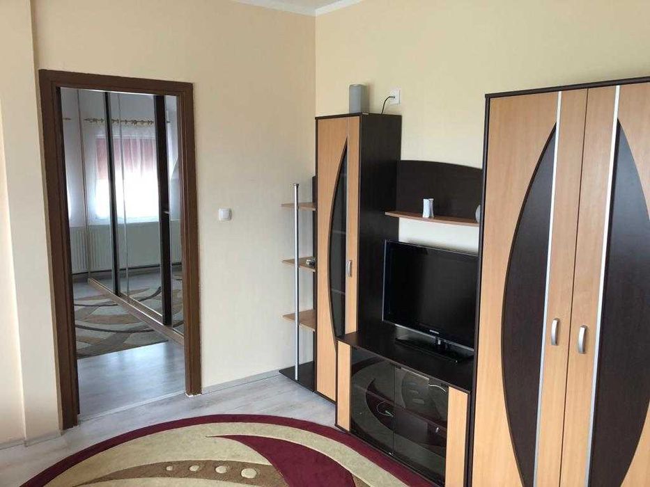 Închiriez apartament mobilat si utilat cu 2 camere nedecomandate