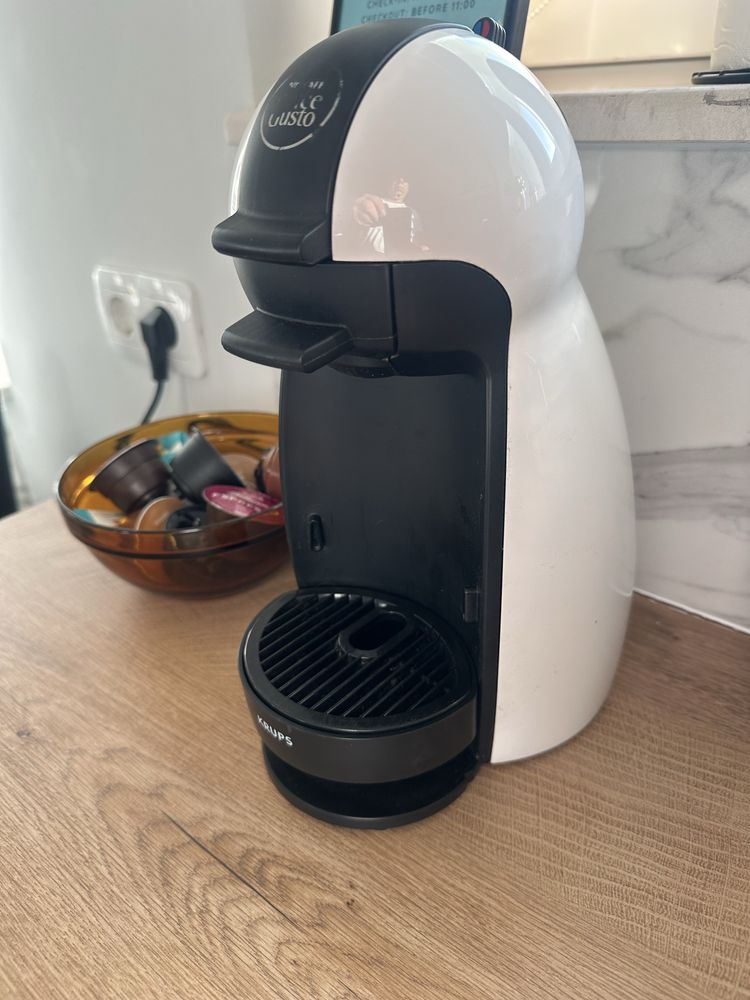 Кафе машина DeLonghi Nescafе Dolce Gusto PICCOLO  Krups