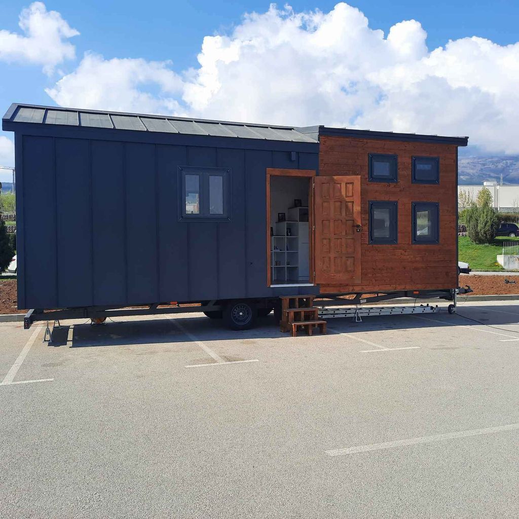 Продава се Къща в София, Карпузица - 20 кв.м за 1750 €/кв.м - Снимка #1