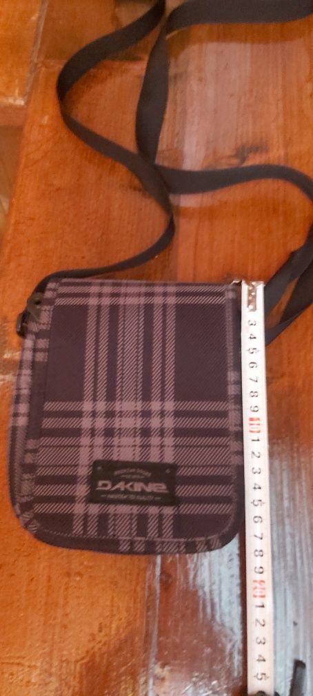 Чантичка през рамо DAKINE