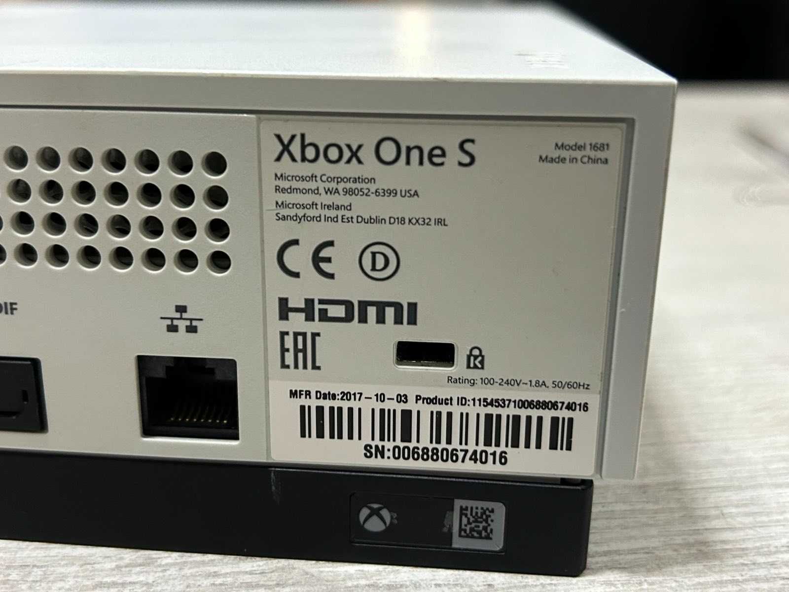 Конзола Xbox One S 1TB