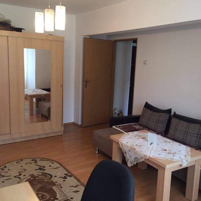 Vand apartament 3 camere Vitrometan