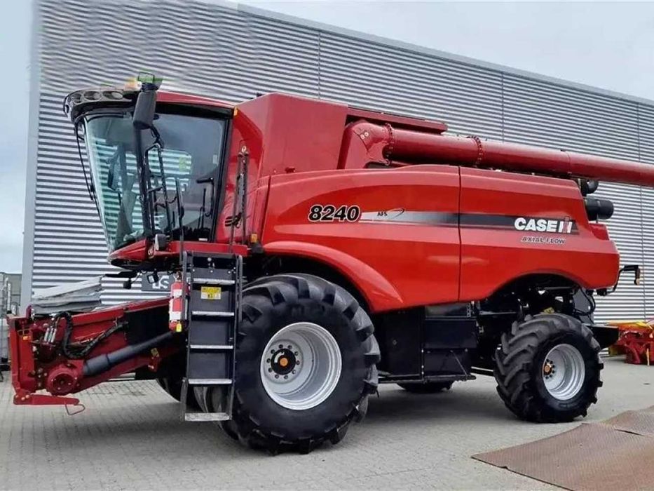 Зерноуборочный комбайн Case-IH axial flow 8240 (30-футовой жаткой)