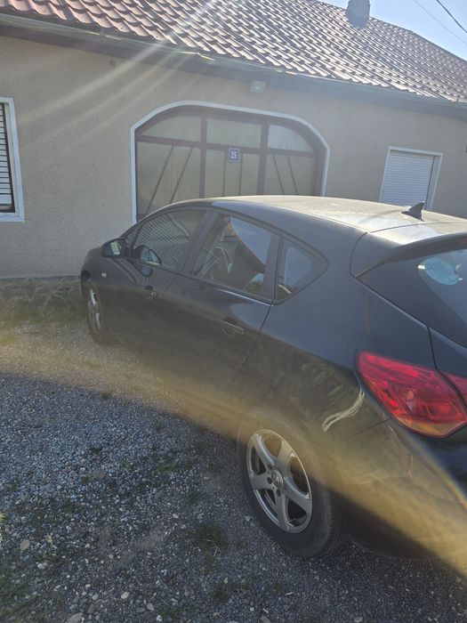 Opel Astra j 2012