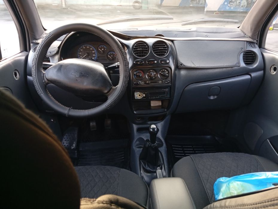 Moshina tayyor mator yangi qilingan yangi prapan quyilgan