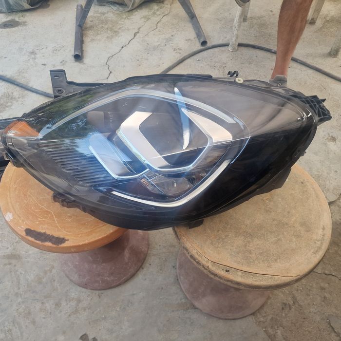 Ford PUMA 2020 ляв фар 3бр