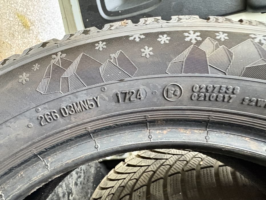 2бр. Нови зимни гуми 215/55 R16 цола  SEMPERIT 2024година.