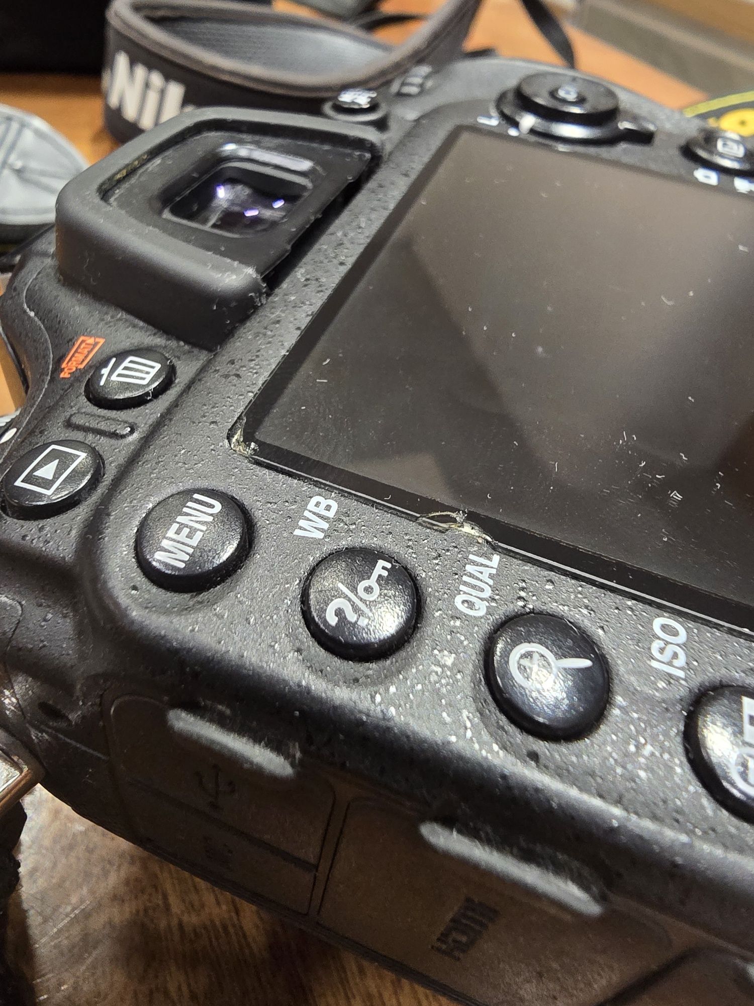 Nikon D7100 комплект с обективи и много аксесоари