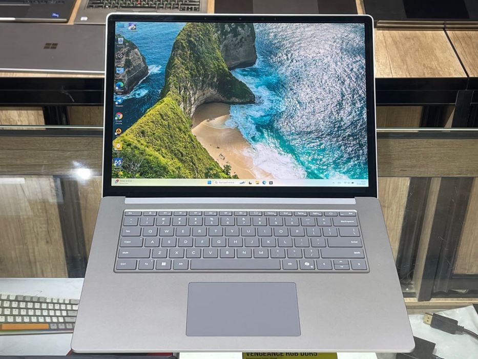 Microsoft Surface laptop 6
