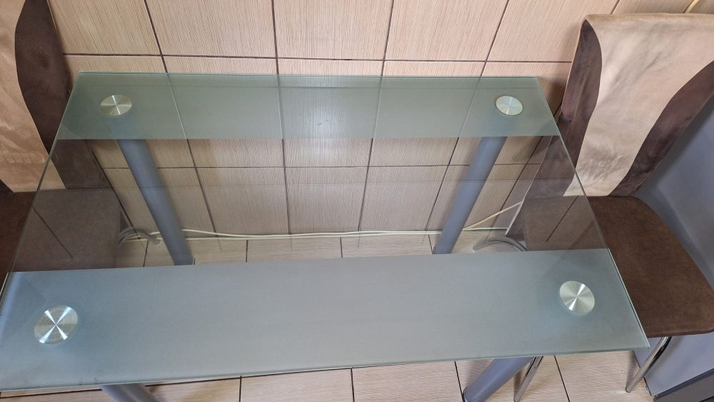 Masa si  patru scaune