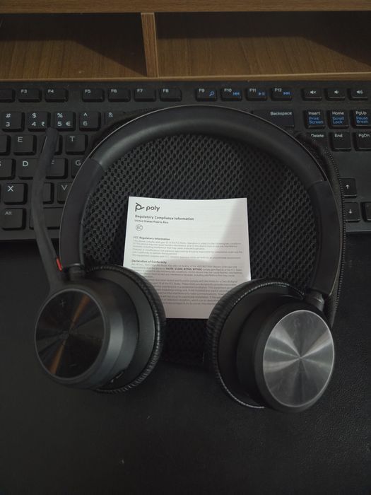 Casti plantronics voyager 4320