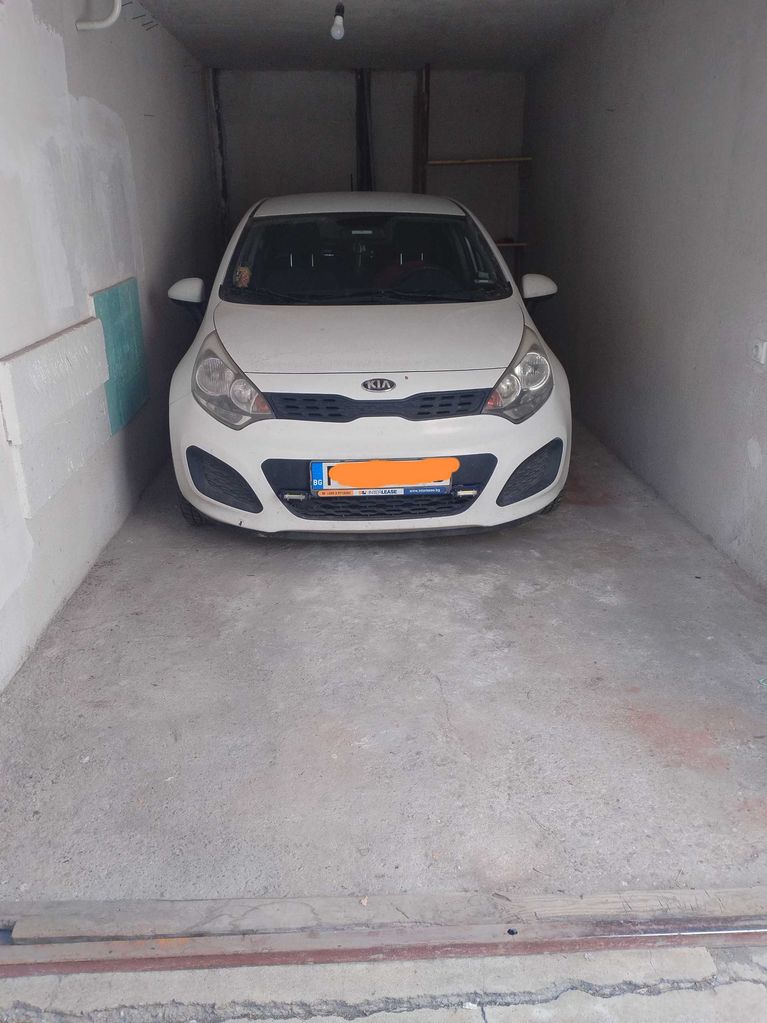 Дава се под наем Гараж / Паркомясто в Пловдив, Център - 18 кв.м за 76.5 € - Снимка #2