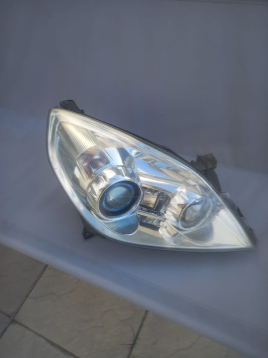 Far dreapta xenon Opel Vectra C facelift