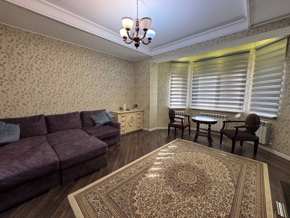 Продается квартира на Алайском центр города 2 ком 3 этаж