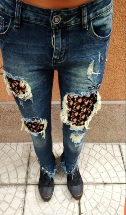 Пънк дънки 
Размер ХС
Цена : 25лв