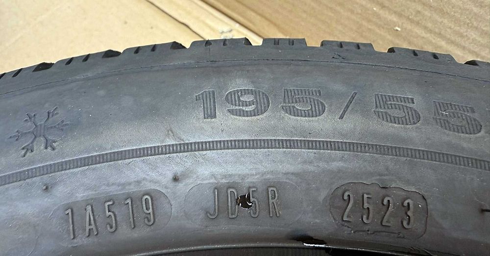 Set 4 roti complete IARNA pt. BMW SERIA 1 cu DUNLOP 195 55 16 DOT 2523