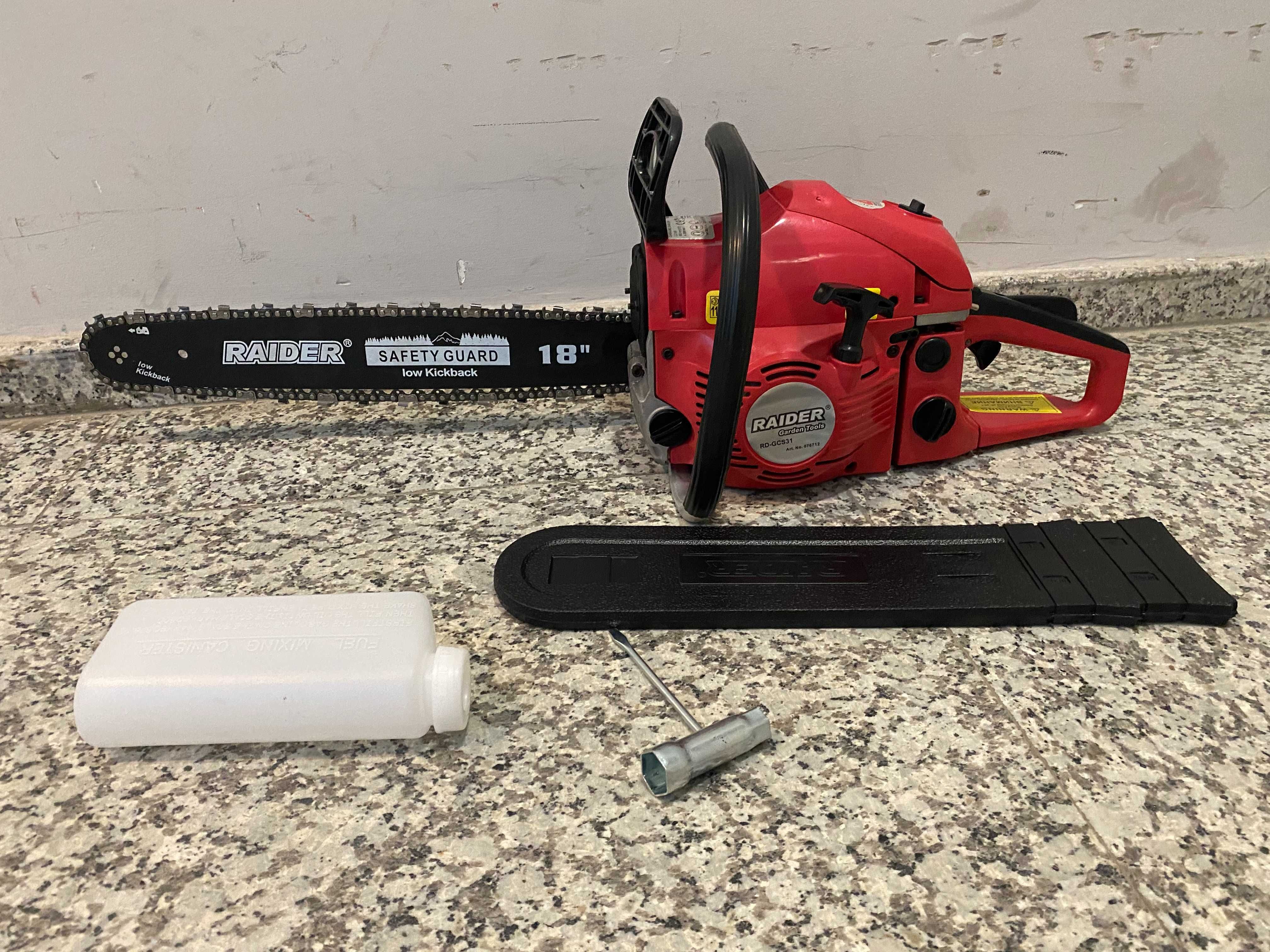 Резачка бензин. 305mm (12")  900W GCS18 /450mm 2200W .325".058" 1.5mm