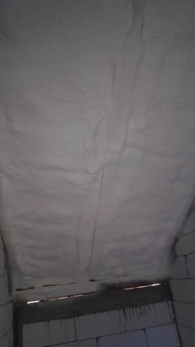 Izolatie cu spuma poliuretanica si poliurea