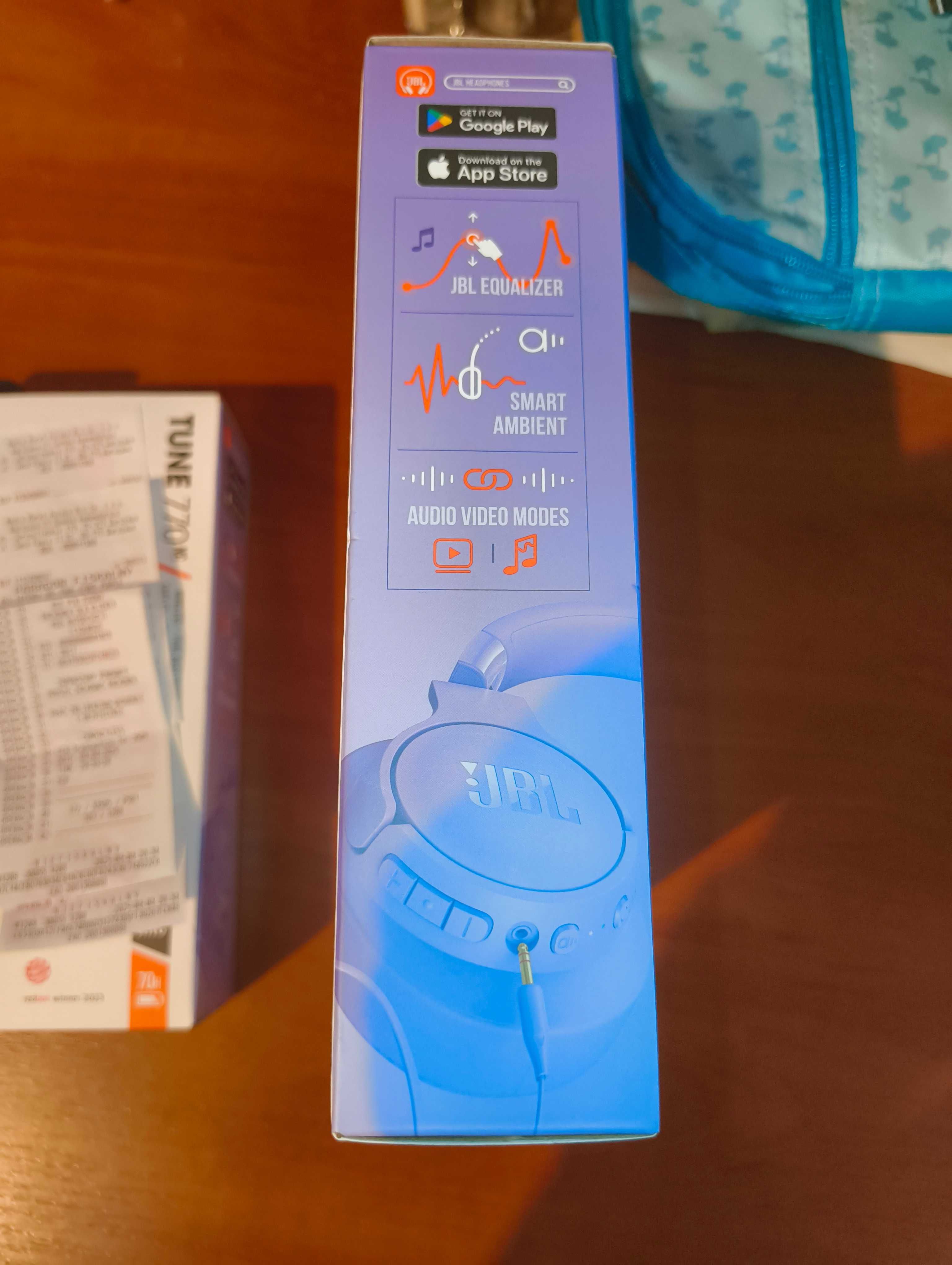 Слушалки с подтискане на шума JBL 770NC