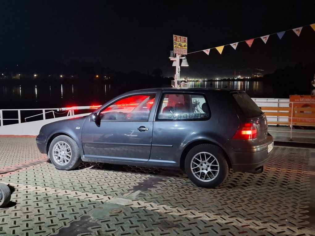 Golf 4 GTI 2.0 benzin  116ks 2001g na chasti