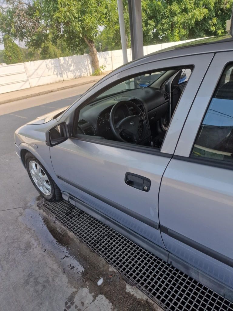 Vând Opel Astra G