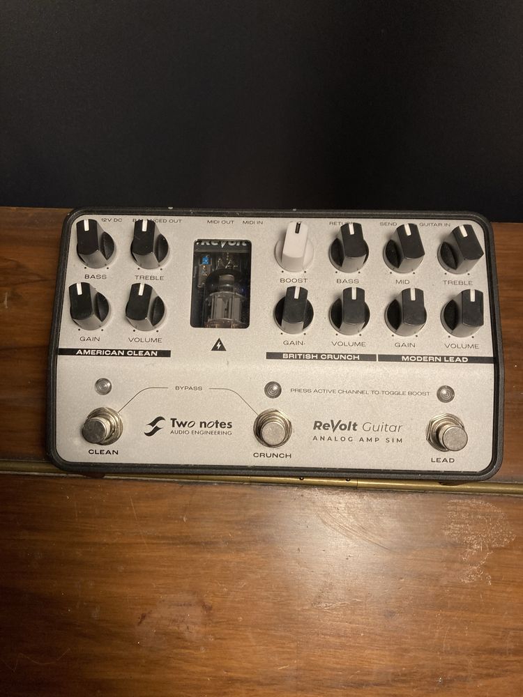 Procesor chitara Two notes Revolt amplificator pedala stomp