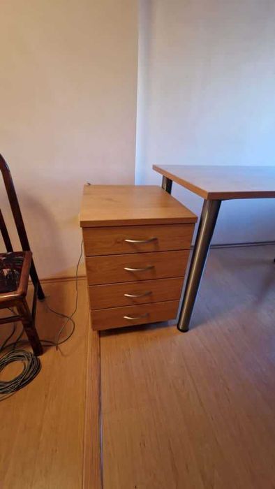 Детска спалня обзавеждане: легло, маса, шкафове, гардероб, столове