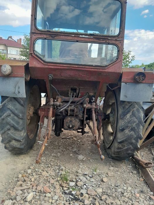 Tractor U650 rosu
