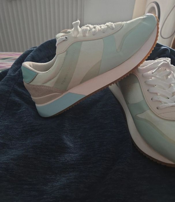 Adidași Tommy Hifinger  masura 38