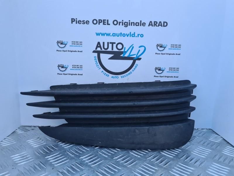 Grila proiector dreapta Opel Vectra C facelift