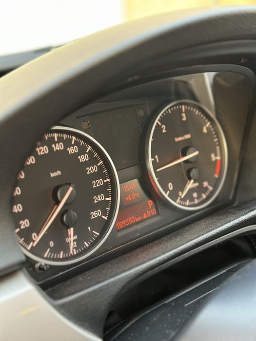 Bmw 318d 2011 automat navi mare