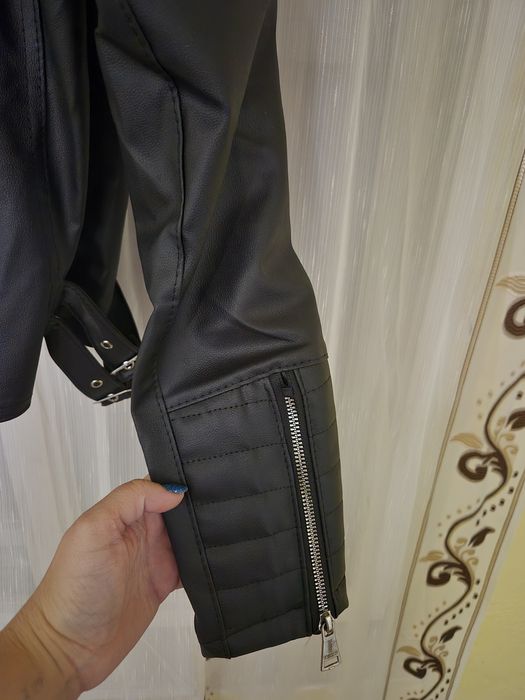 Geaca de piele nouă